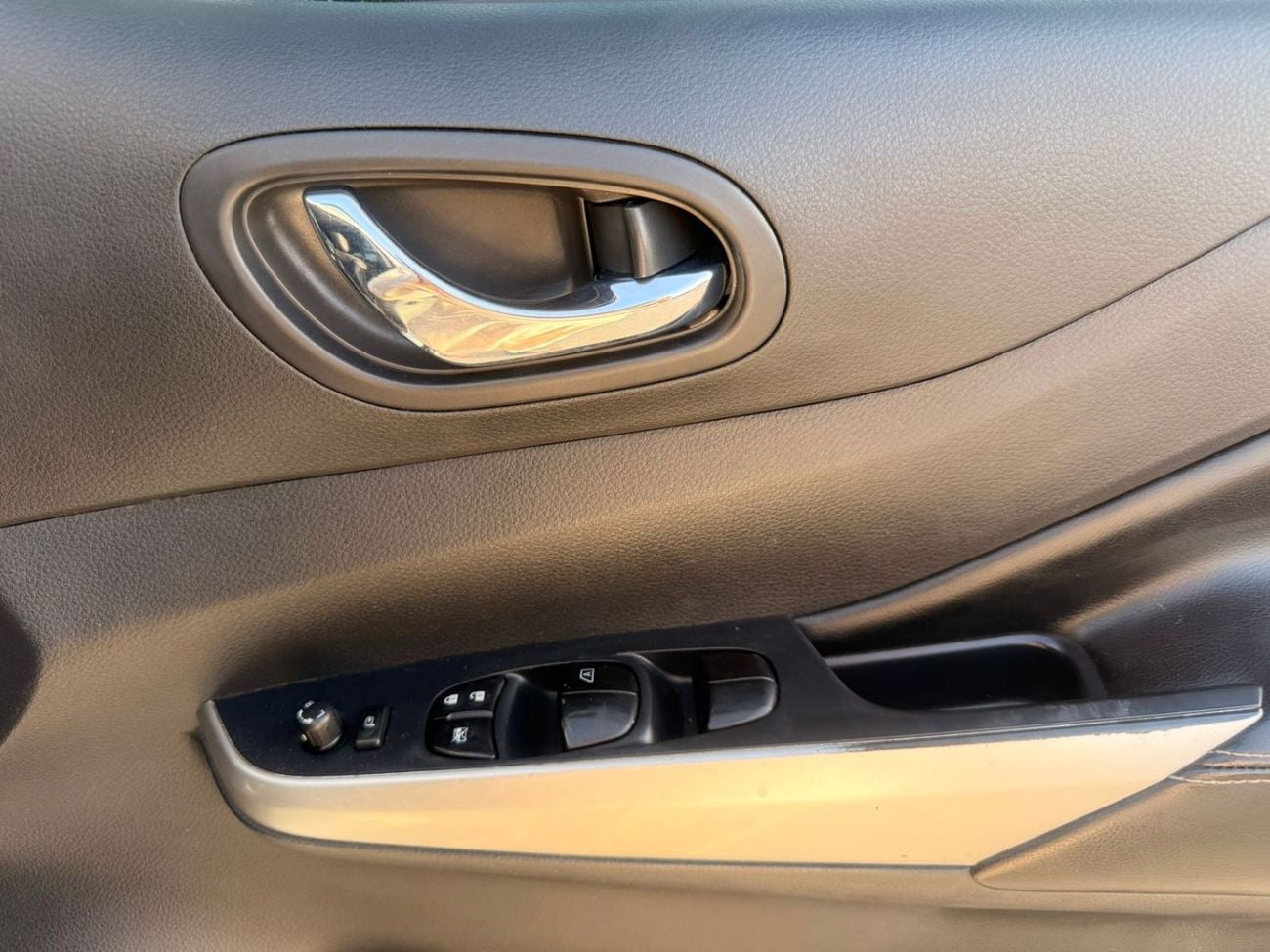 نيسان نافارا -