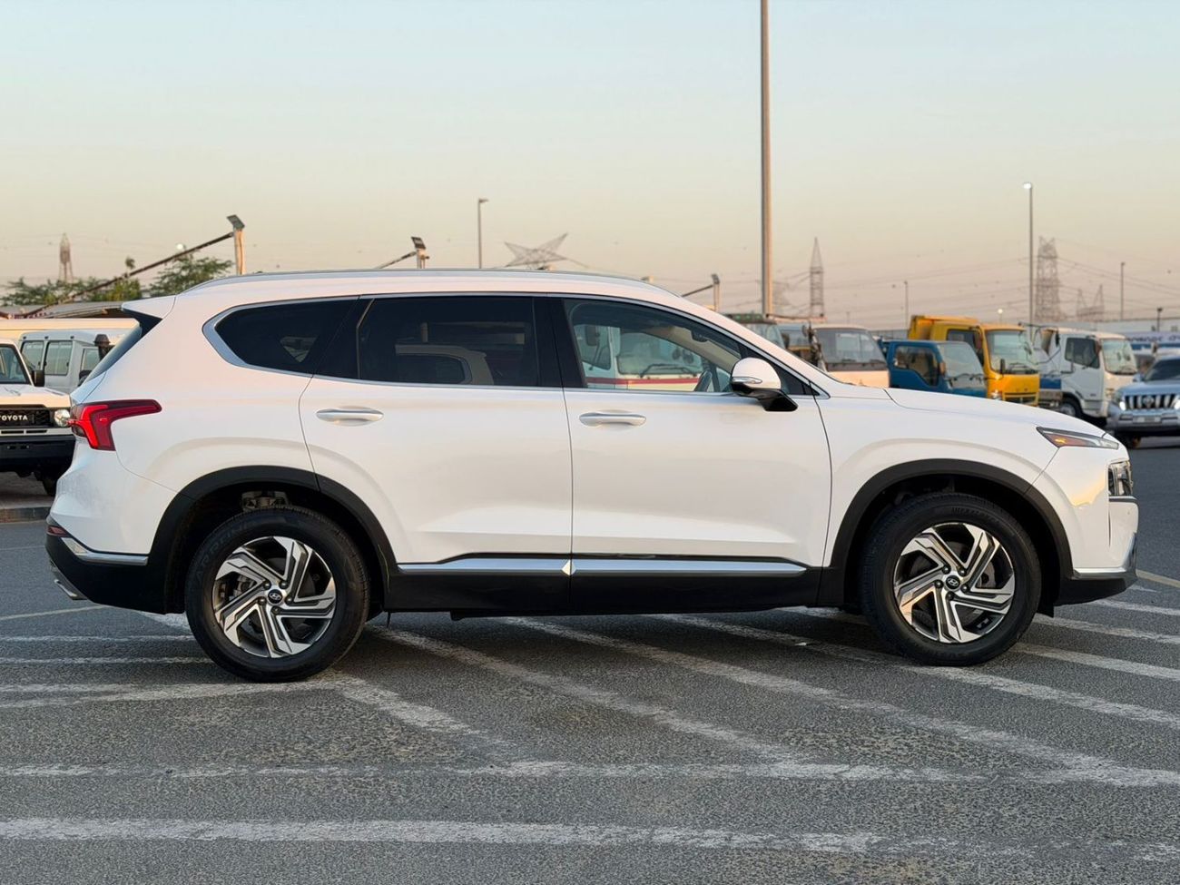 Hyundai Santa Fe SMART 2022 Hyundai Santa fe Limited 2.5L Turbo Full Option Panoramic View - Sensor & Radar With 360* CAM -