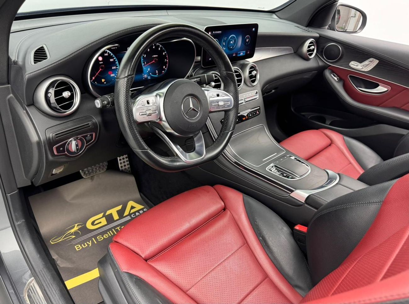 Mercedes-Benz GLC 200 Std 2.0L 2021 Mercedes GLC 200 AMG, 2026 Mercedes Warranty, Mercedes Service History, GCC