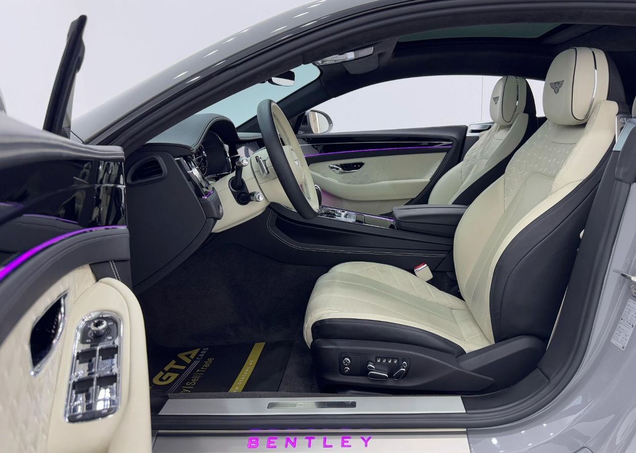 Bentley Continental GT 4.0T V8 2022 Bentley Continental GT,Bentley Warranty, Full Agency Service History, GCC