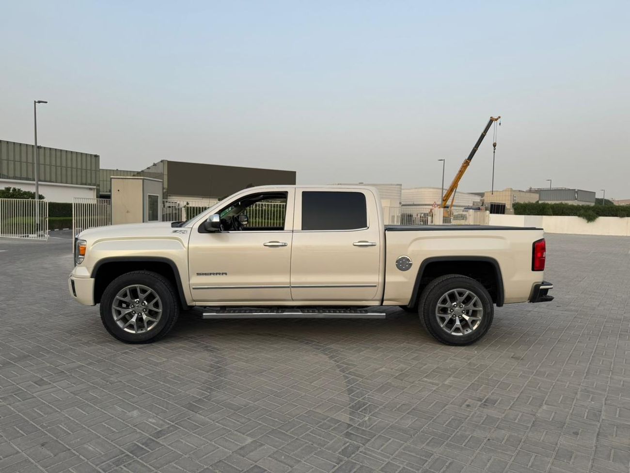 جي أم سي سييرا 1500 SLT 5.3L Double Cab Utility