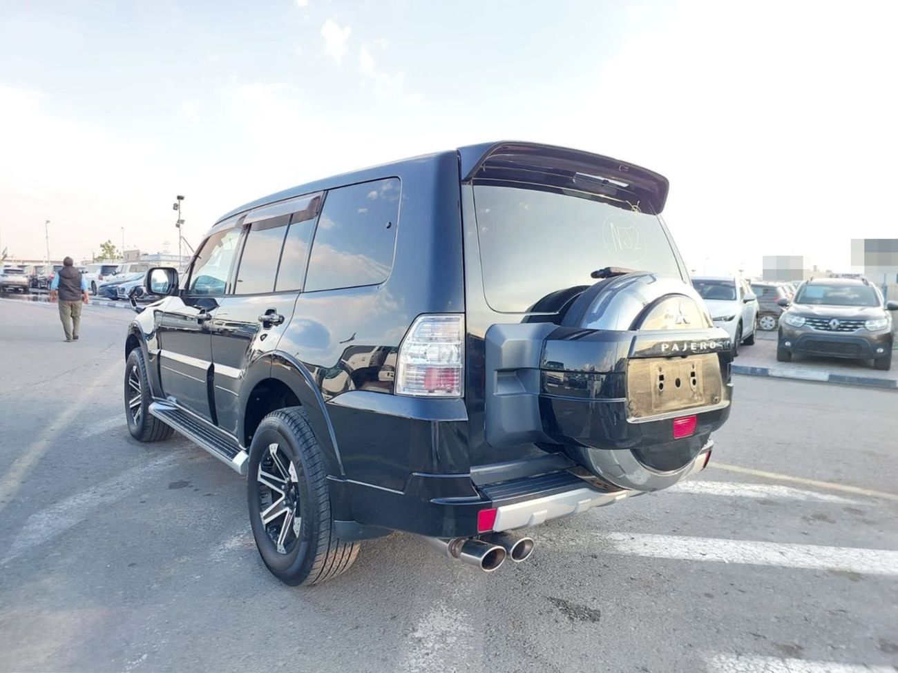 ميتسوبيشي باجيرو MITSUBISHI PAJERO SUV RHD 2012 MODEL 3.2 L DIESEL AUTOMATIC(PM01286)