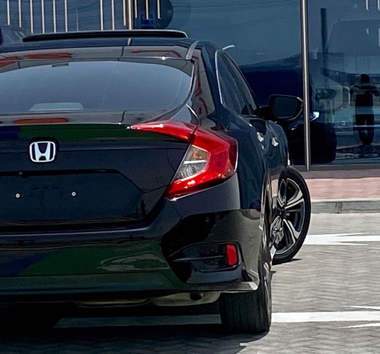 Honda Civic LX Sport 1.6L 795/-Monthly l GCC l Sunroof, Cruise, Camera l Accident Free