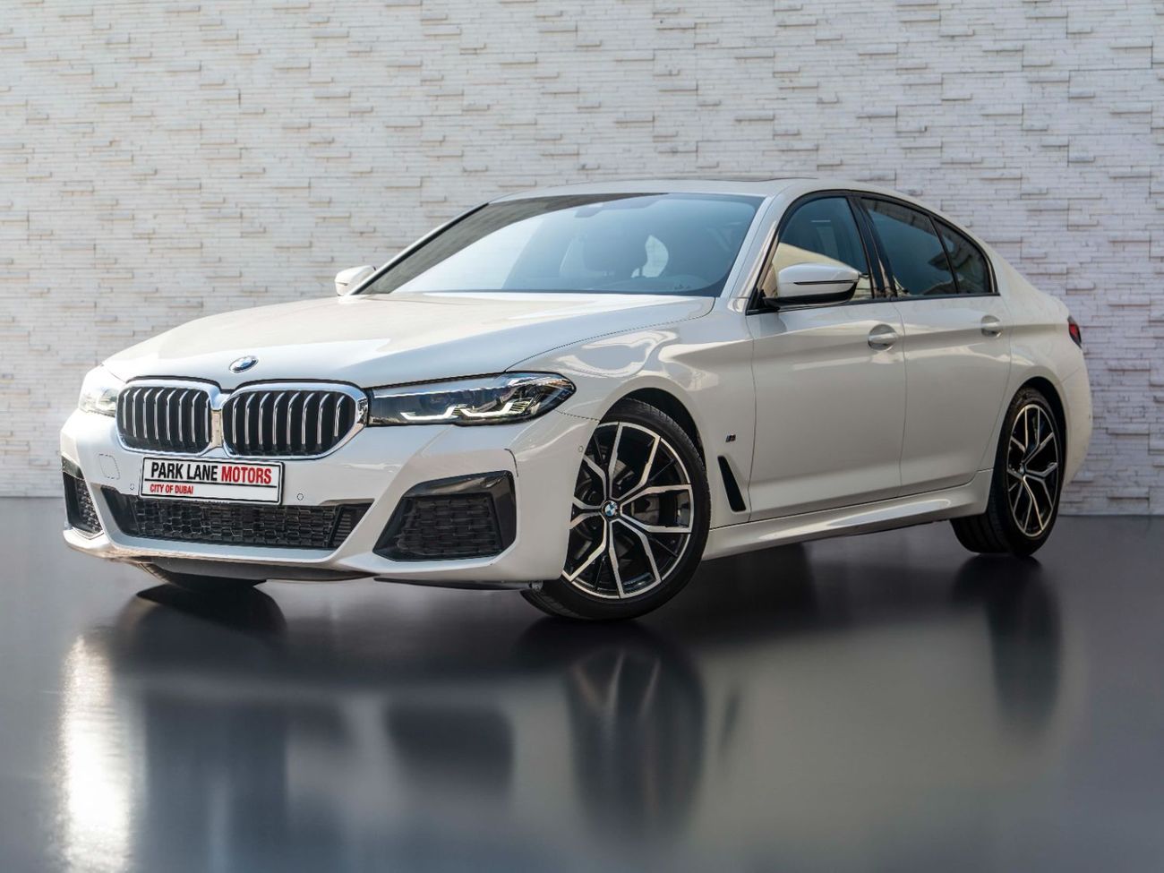 بي أم دبليو 520i M Sport Comfort 2.0L