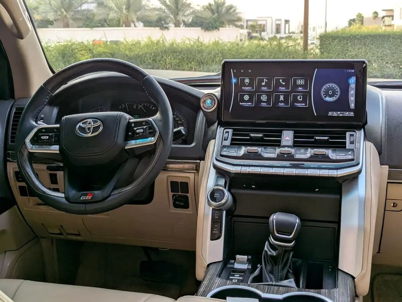 Toyota Land Cruiser GXR FACELIFTED FULL OPTION GXR V6 4.0L IN EXCELLENT CONDITION