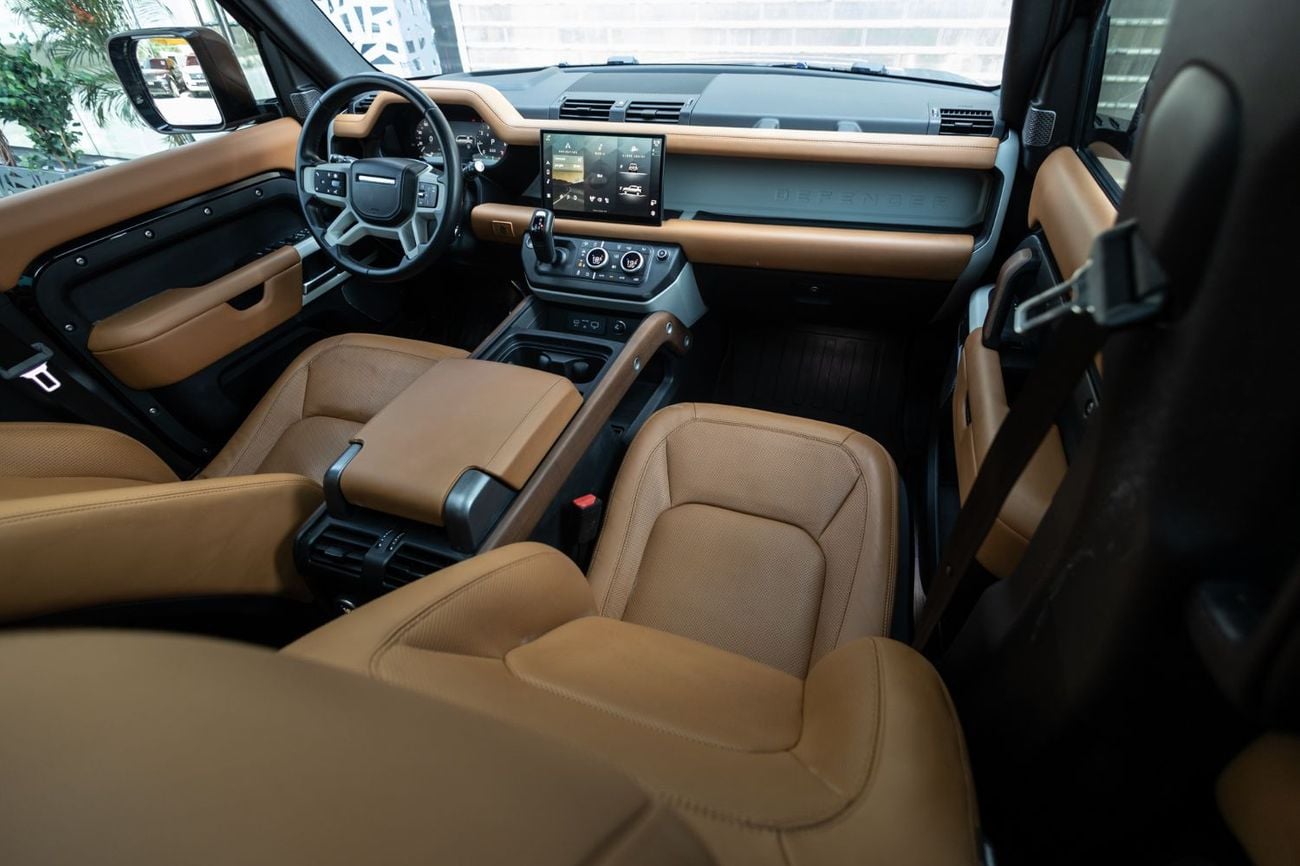 Land Rover Defender P400 90 HSE 3.0L (5 Seater)