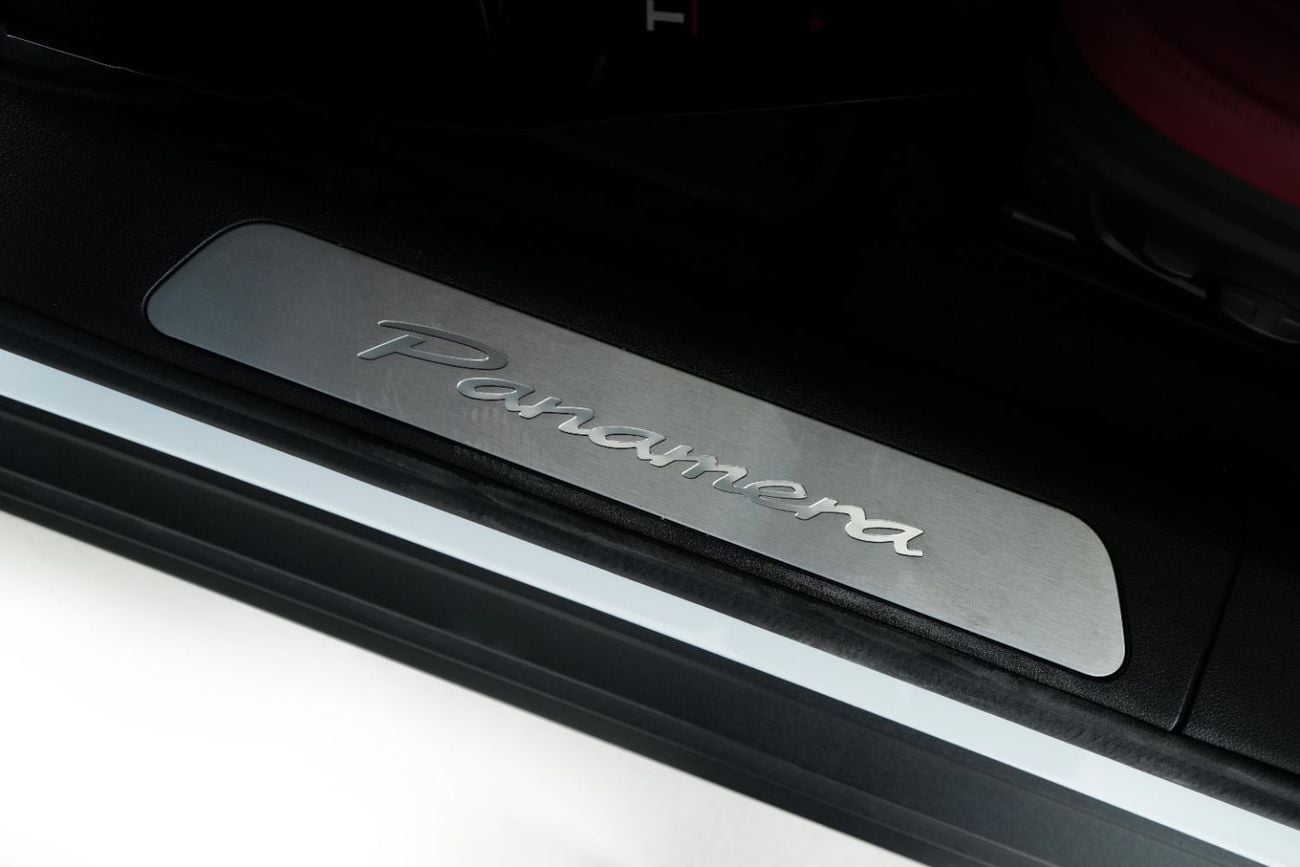 بورش باناميرا STANDARD GCC-1 Owner-Just been serviced in porsche-porsche warranty valid till September 2029