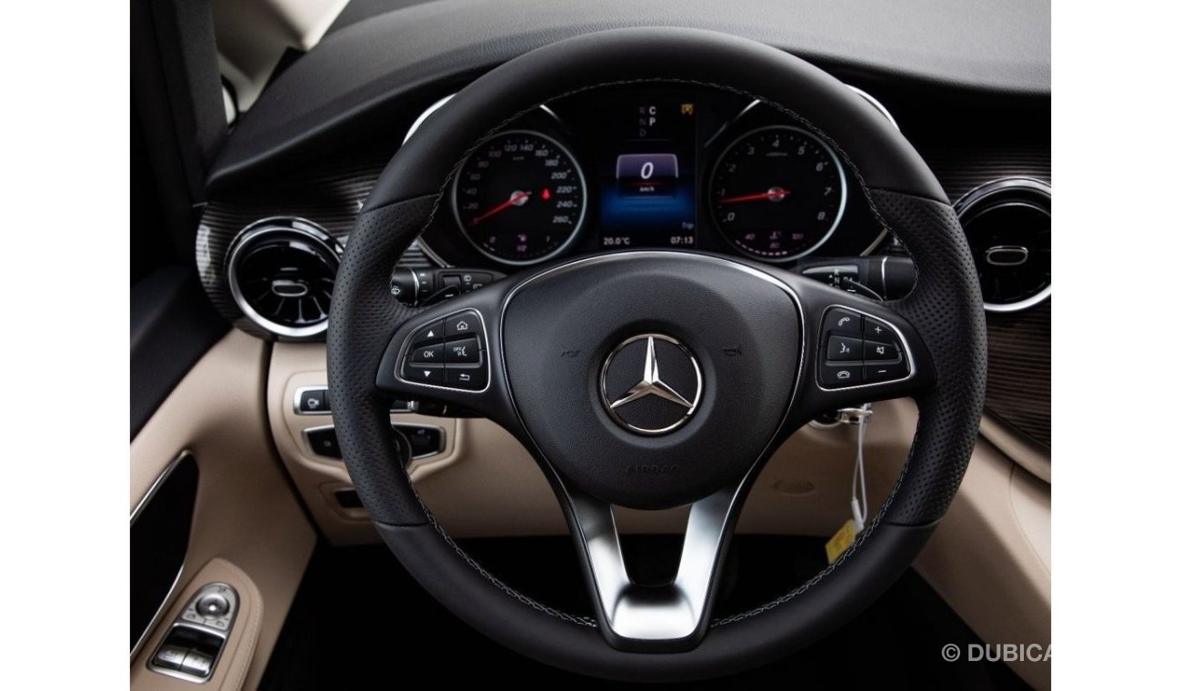 Mercedes-Benz V 250 AVANTGARDE + / GCC/ 2years warranty. For Local Registration +5%