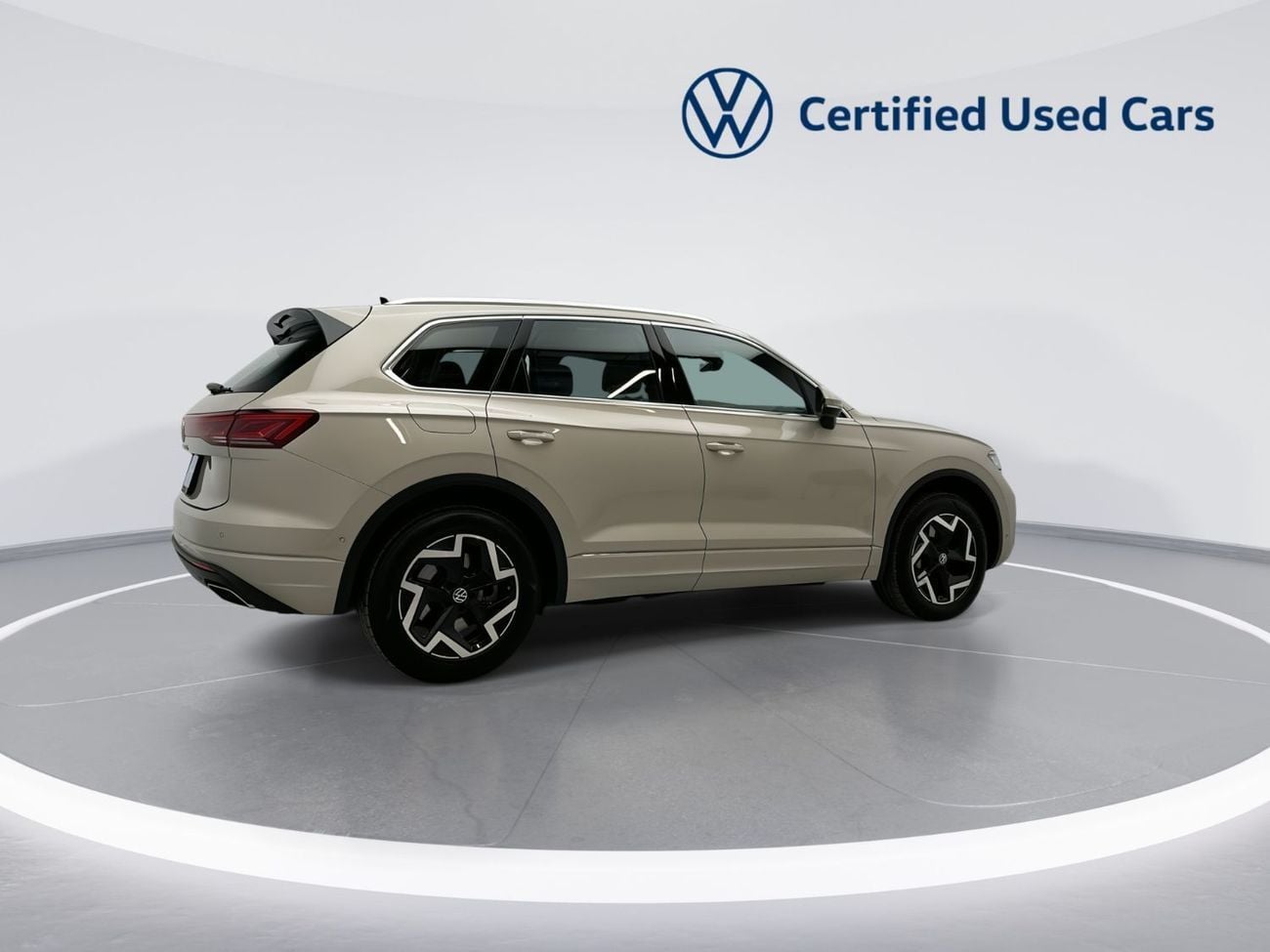 Volkswagen Touareg 3.0T TL (340 HP) Touareg Elegance + (REF#02757) - 44,100 AED SAVINGS from New Car