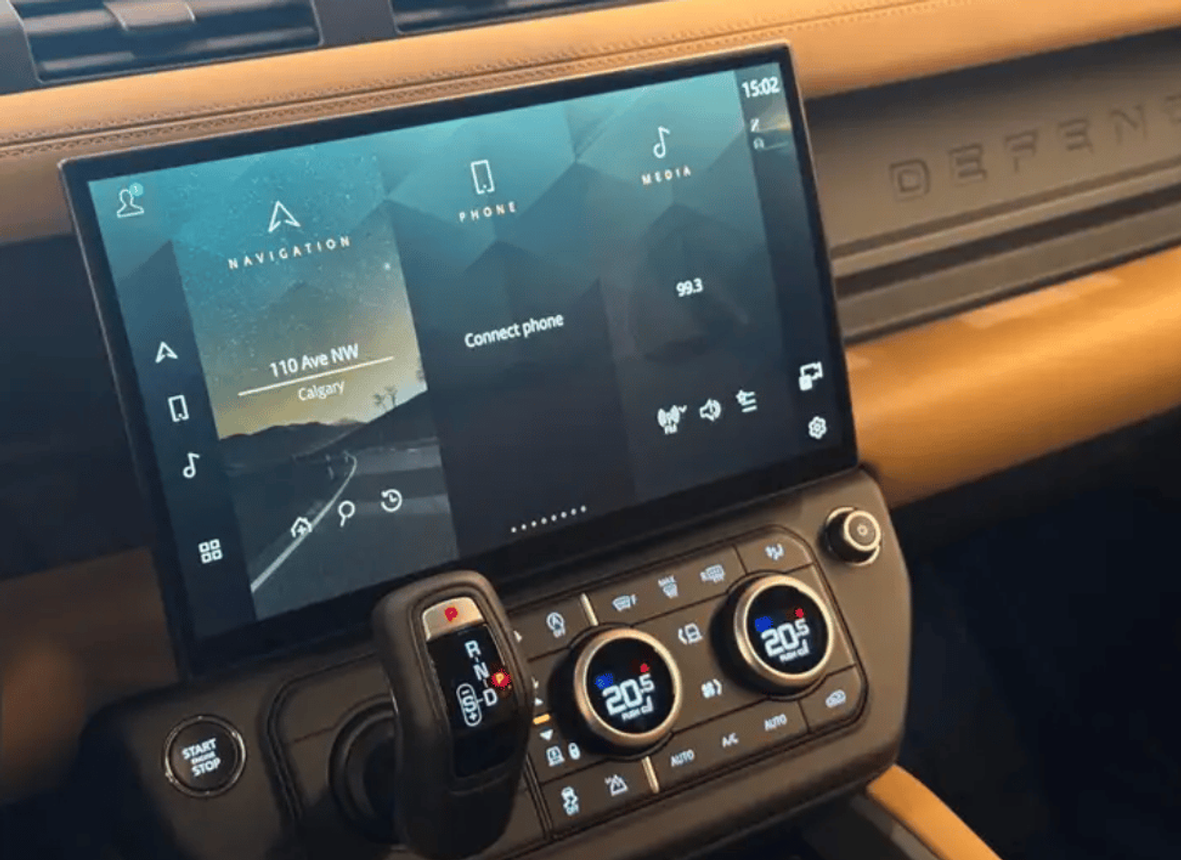 Land Rover Defender P400 Dynamic SE