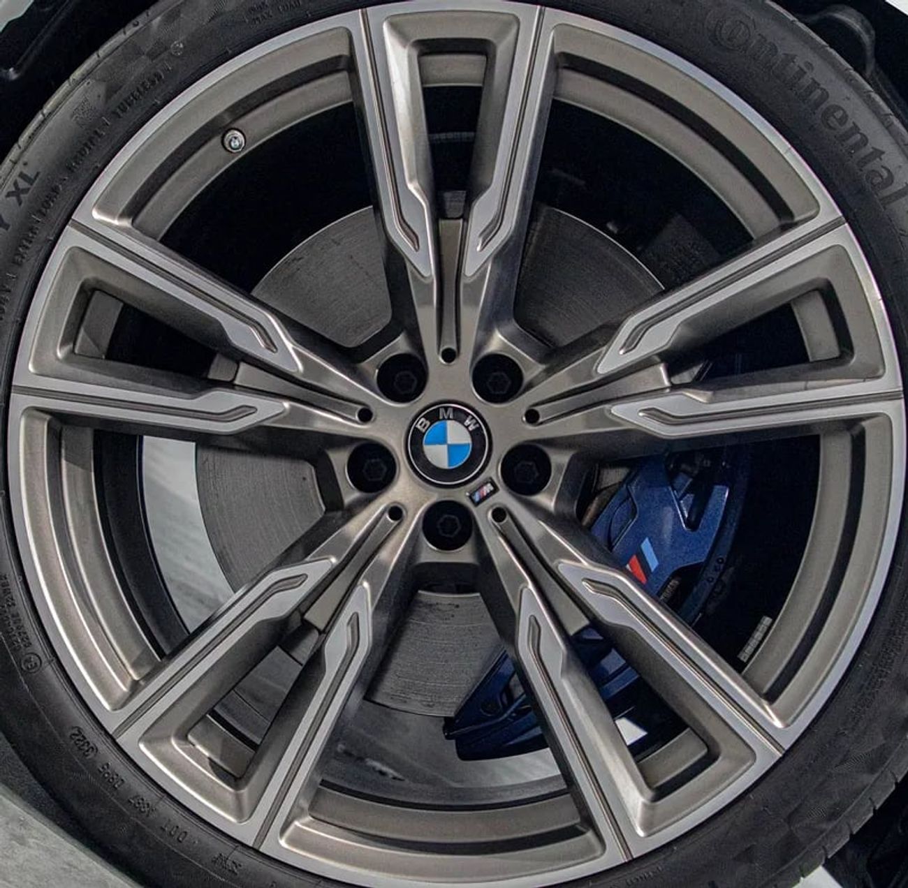 بي أم دبليو X5 M50i 4.4L