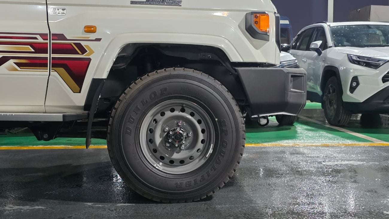 تويوتا لاند كروزر 70 Std 4.0L AWD