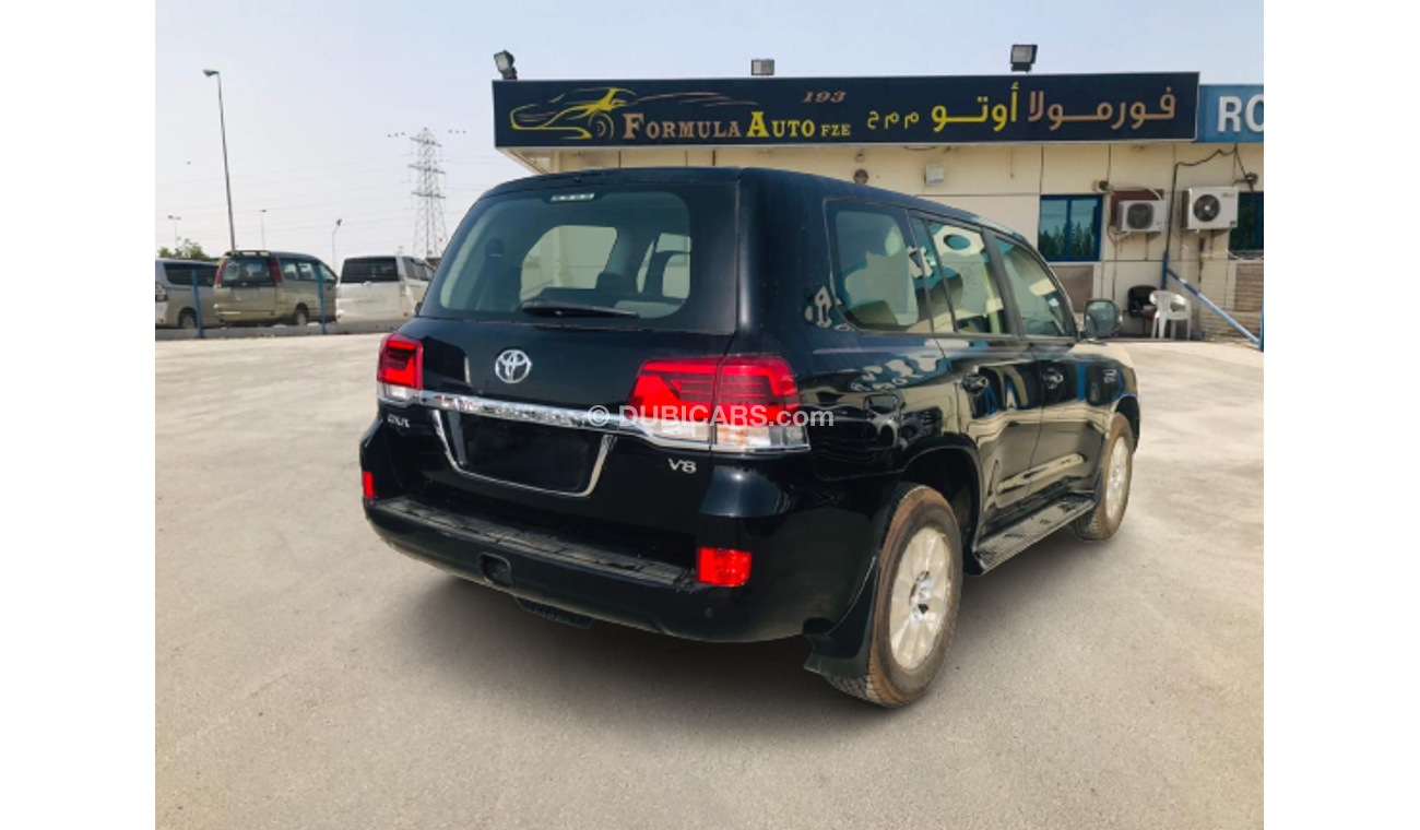 Toyota Land Cruiser GXR 4.6L V8 // 2021 // BLACK INSIDE GRAY   WITH SUNROOF , COOL BOX , PUSH START // SPECIAL OFFER //