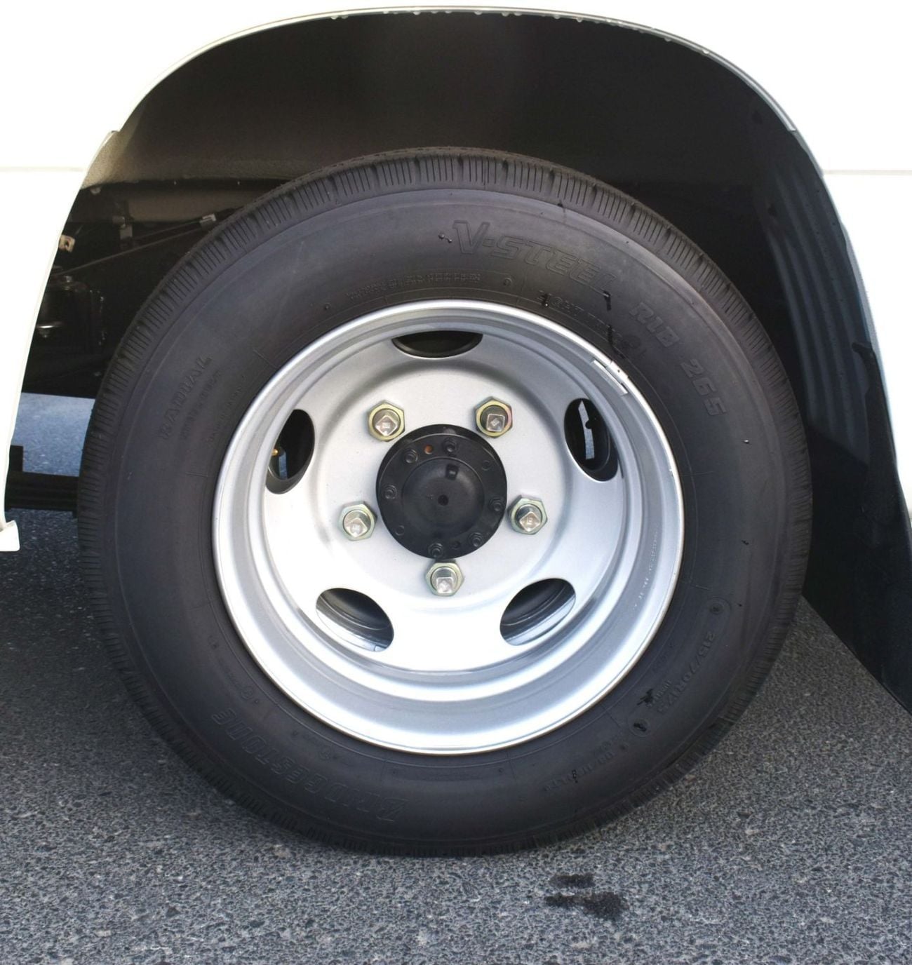 تويوتا كوستر 2.7L MANAUAL PETROL 20 SEATS SHORT WHEEL BASE