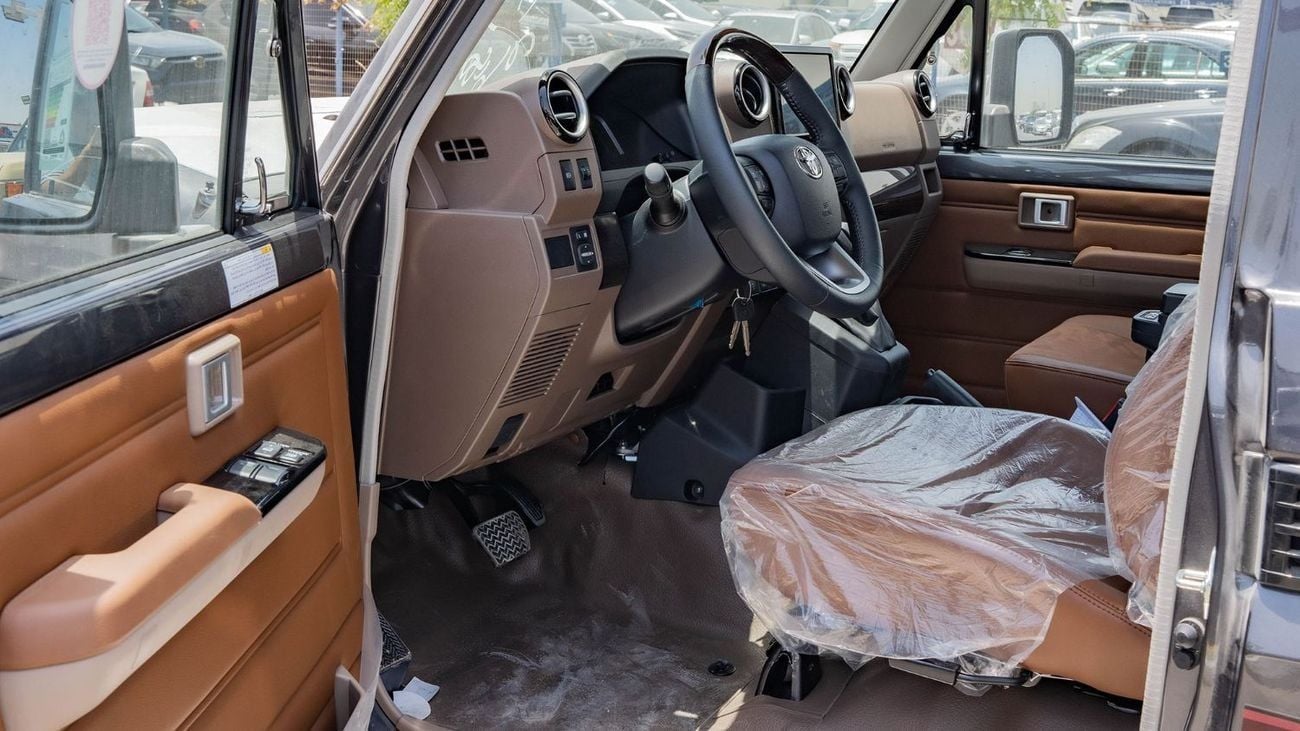تويوتا لاند كروزر بيك آب 2025 Toyota Land Cruiser LC 79 4.0L AT Petrol (Gray)