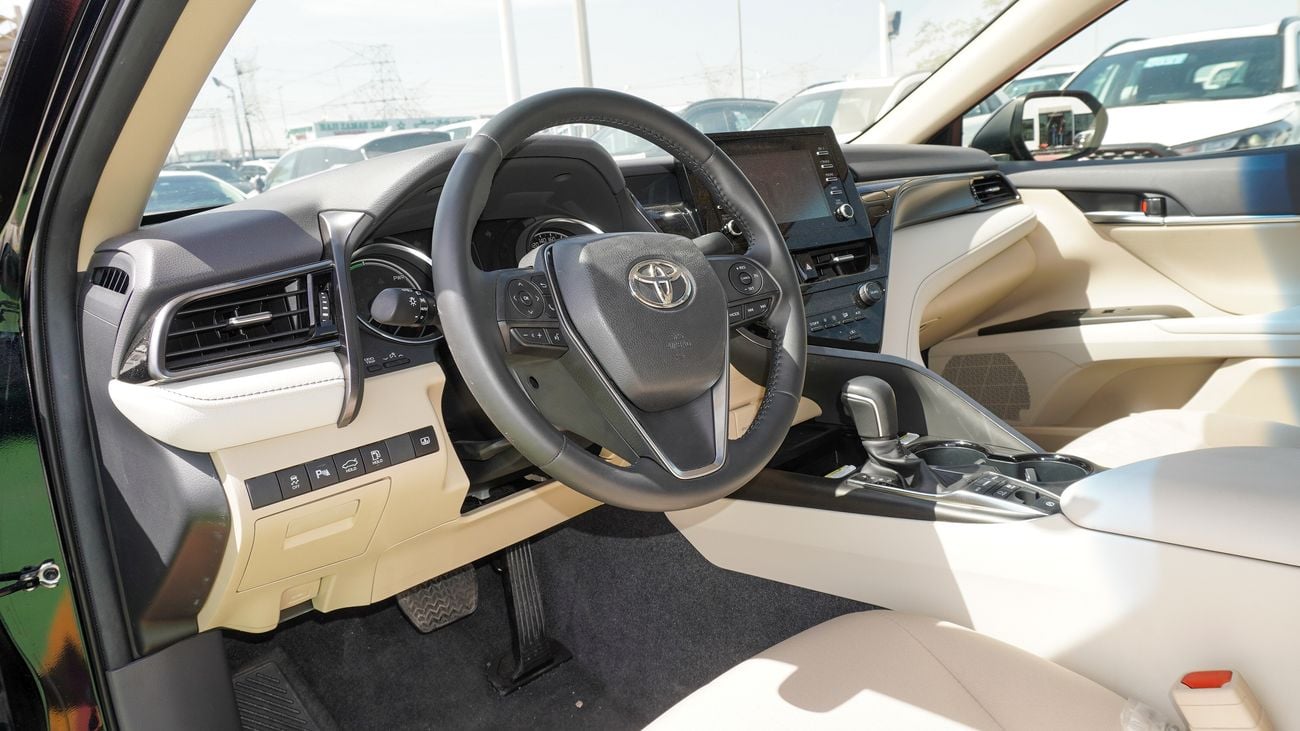 Toyota Camry GLE 2.5L HYBRID