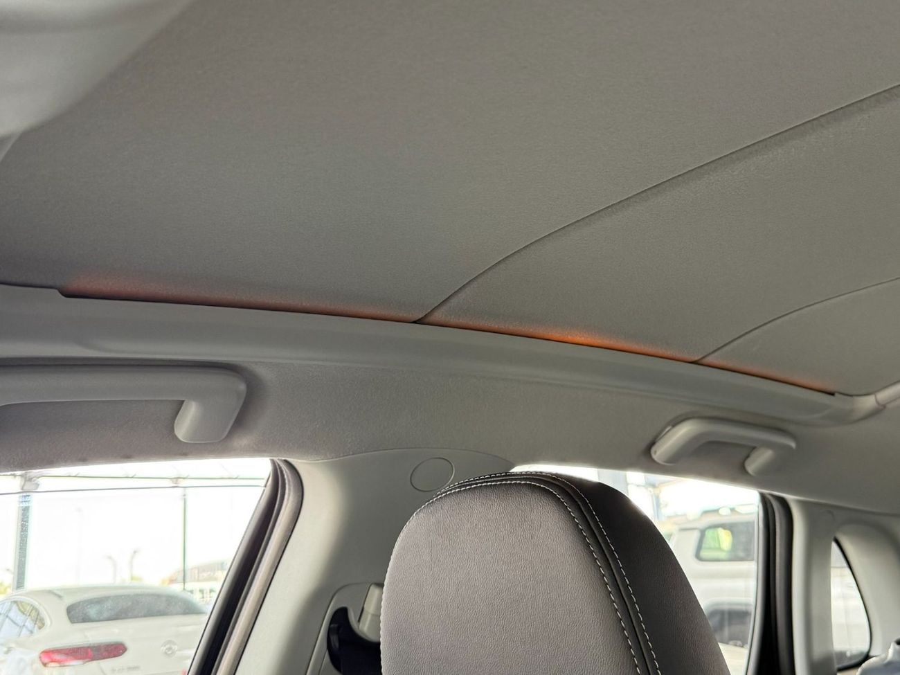 ميتسوبيشي ASX 2.0 LUXURY 4WD PANORAMA **EXPORT ONLY**التصدير فقط خارج الخليج***