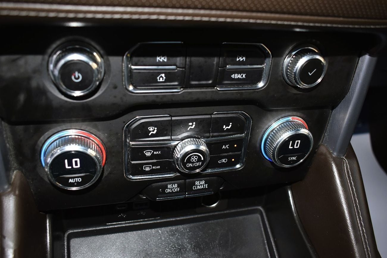 GMC Yukon AT4 5.3 V8 SLT (AWD)