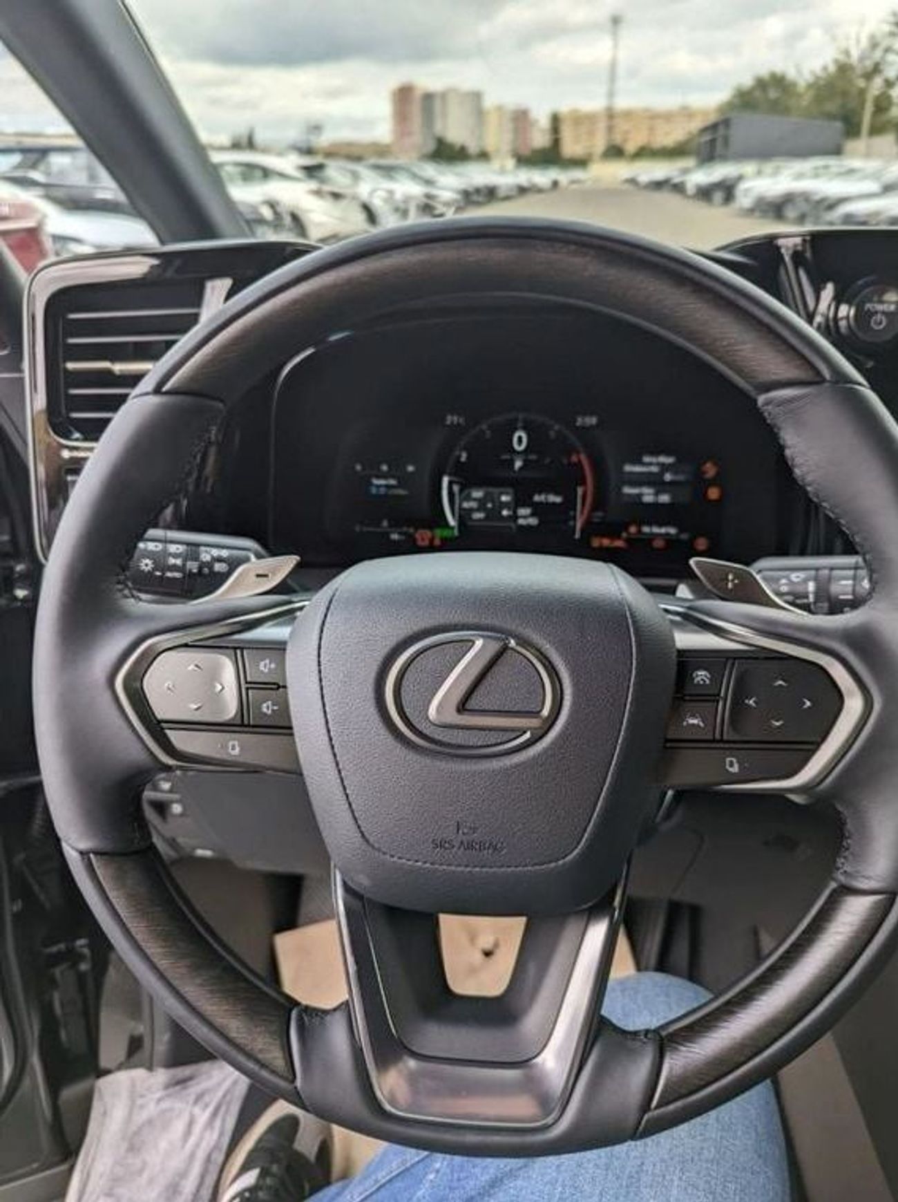 لكزس LM 350h (For export only)