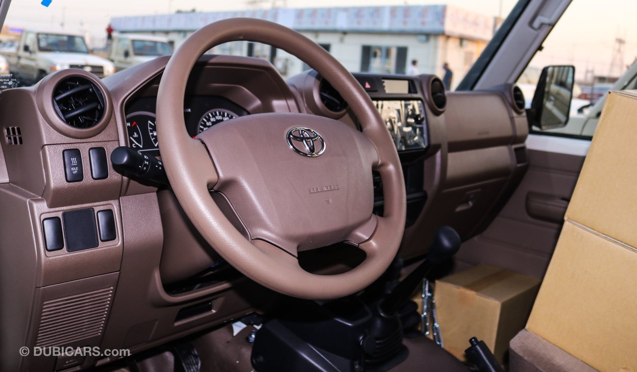 Toyota Land Cruiser Pick Up V8