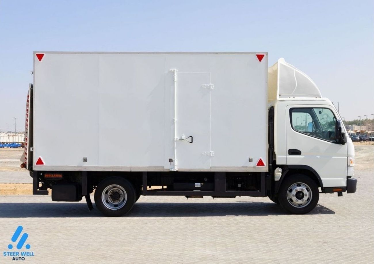 ميتسوبيشي فوسو كانتير 2022 Closed Box with Tail Lift - Short Chassis - Diesel MT - Low Mileage - GCC