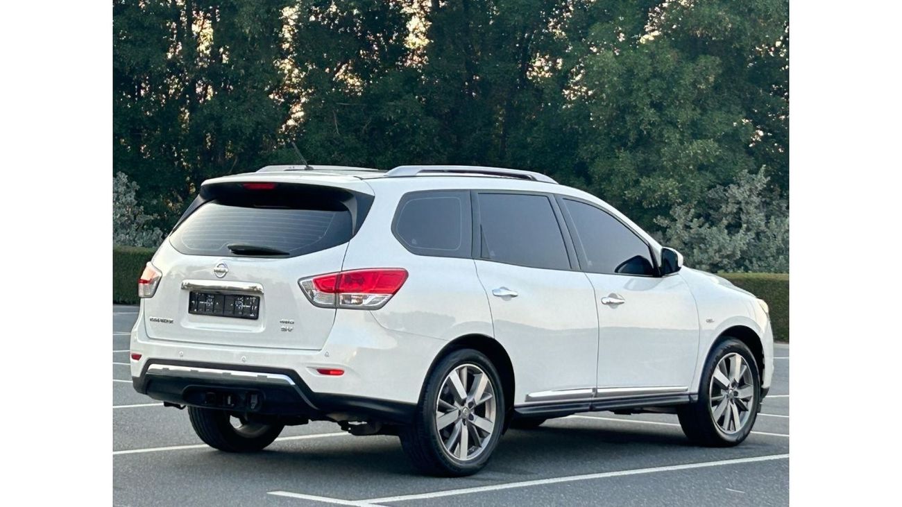 Nissan Pathfinder SL Nissa Pathfinder 2014 4WA GCC //ORGINAL PAINT // ACCIDENT FREE // PERFECT CONDITION