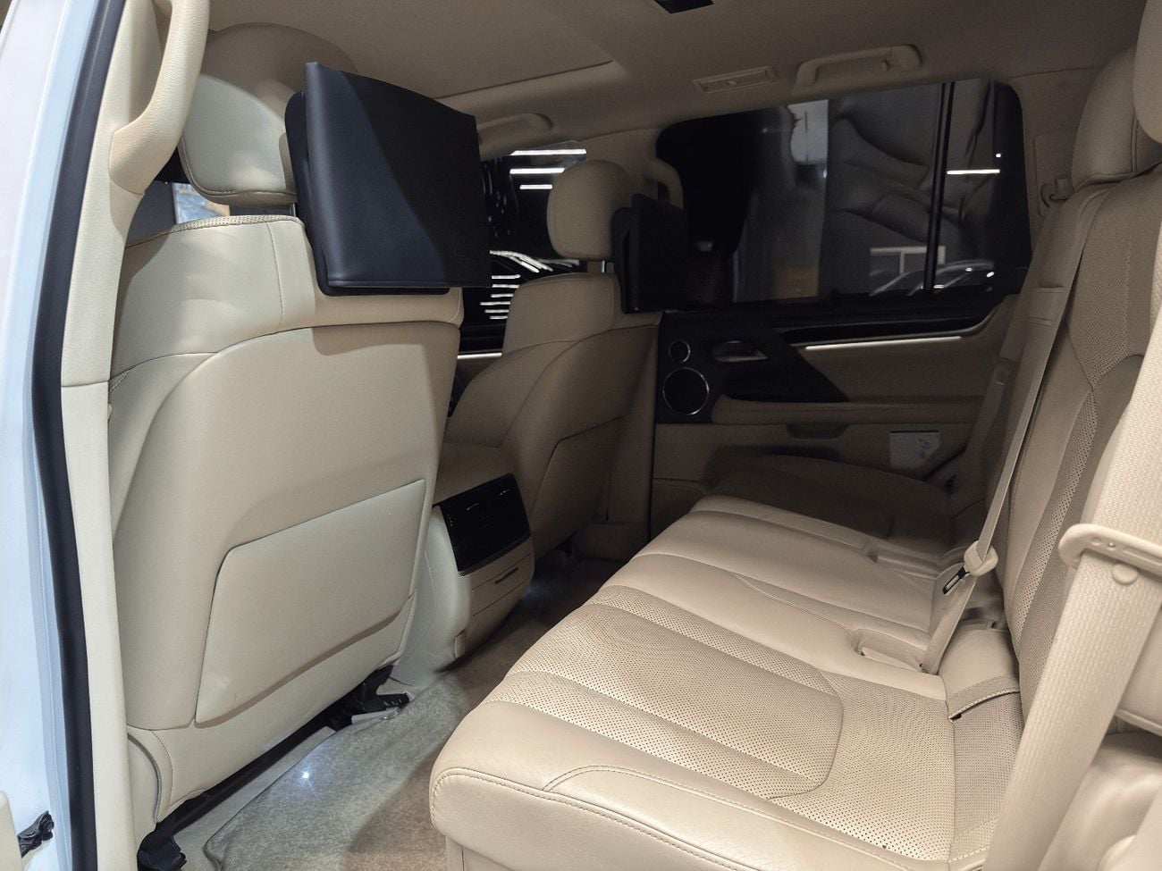 Lexus LX570 SIGNATURE