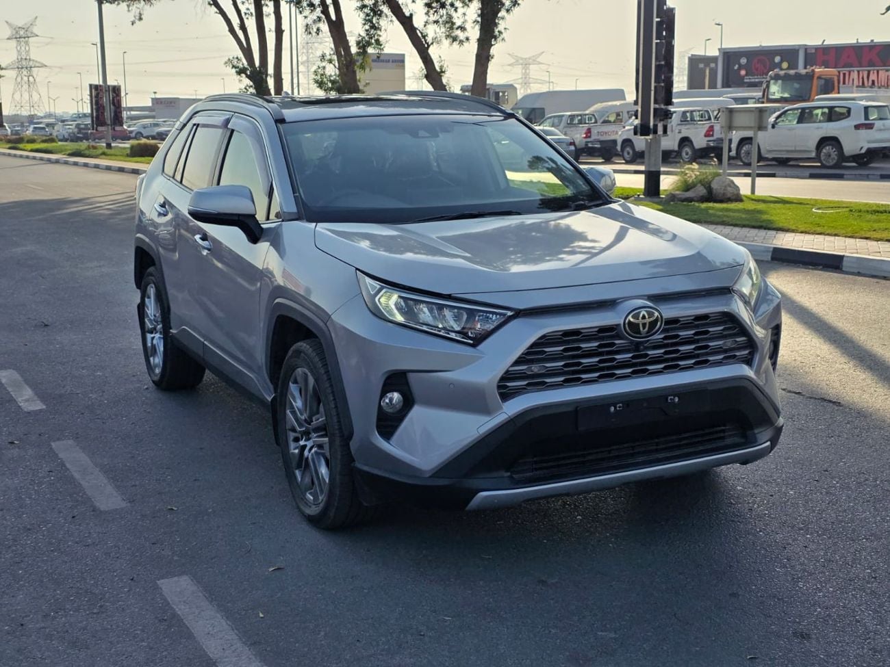 تويوتا راف ٤ EXPORT ONLY 2.0 ENGINE PETROL ENGINE 2WD FULL OPTION RAV4 CRUISER