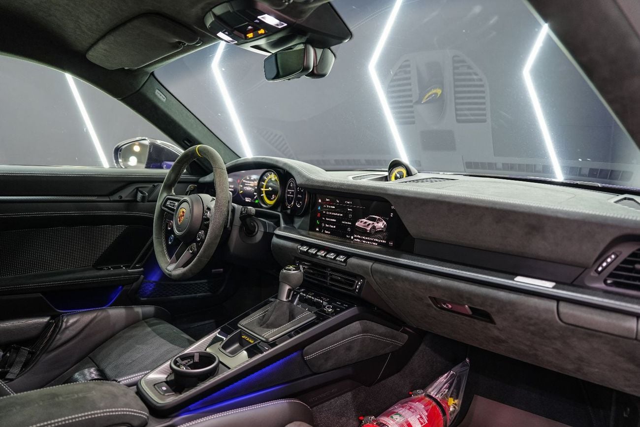 بورش 911 GT3 RS 4.0L (520 HP) Coupe Weissach Pack, Full Carbon, Ceramic Brakes, Dealer Warranty Till 23/02/20