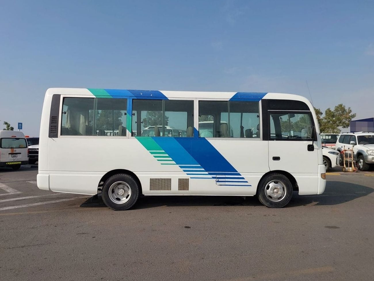 نيسان سيفيليان NISSAN CIVILIAN BUS RHD 1999 MODEL 4.1 L DIESEL MANUAL(PM700010)