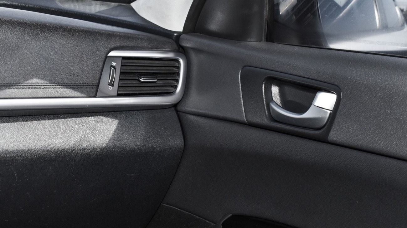 Kia K5 خاليه من الحوادث