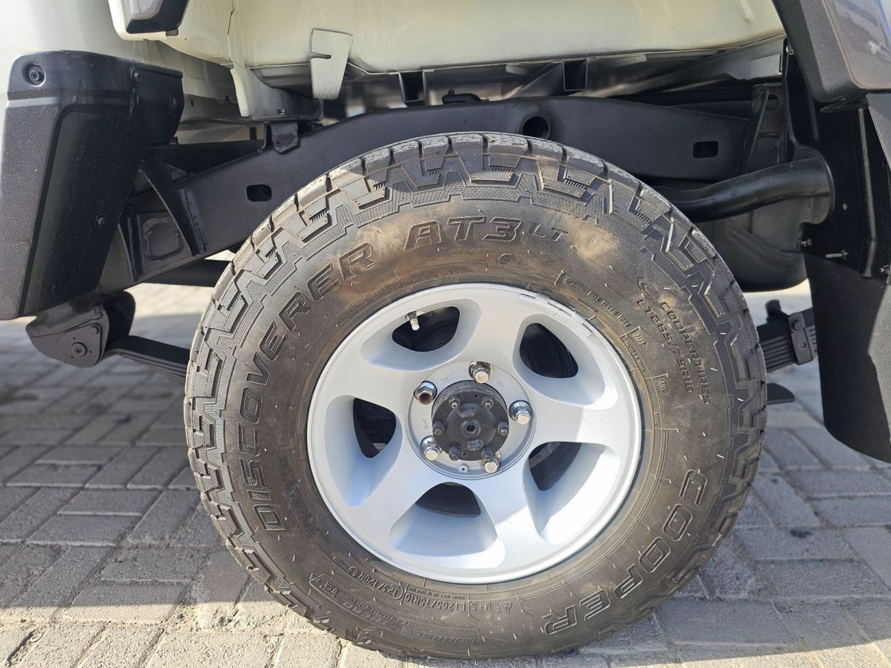 تويوتا لاند كروزر بيك آب Double Cabin-RHD-4.5L-Diesel-Manual-4WD-8 Cylinders-5 Seats-4 Doors