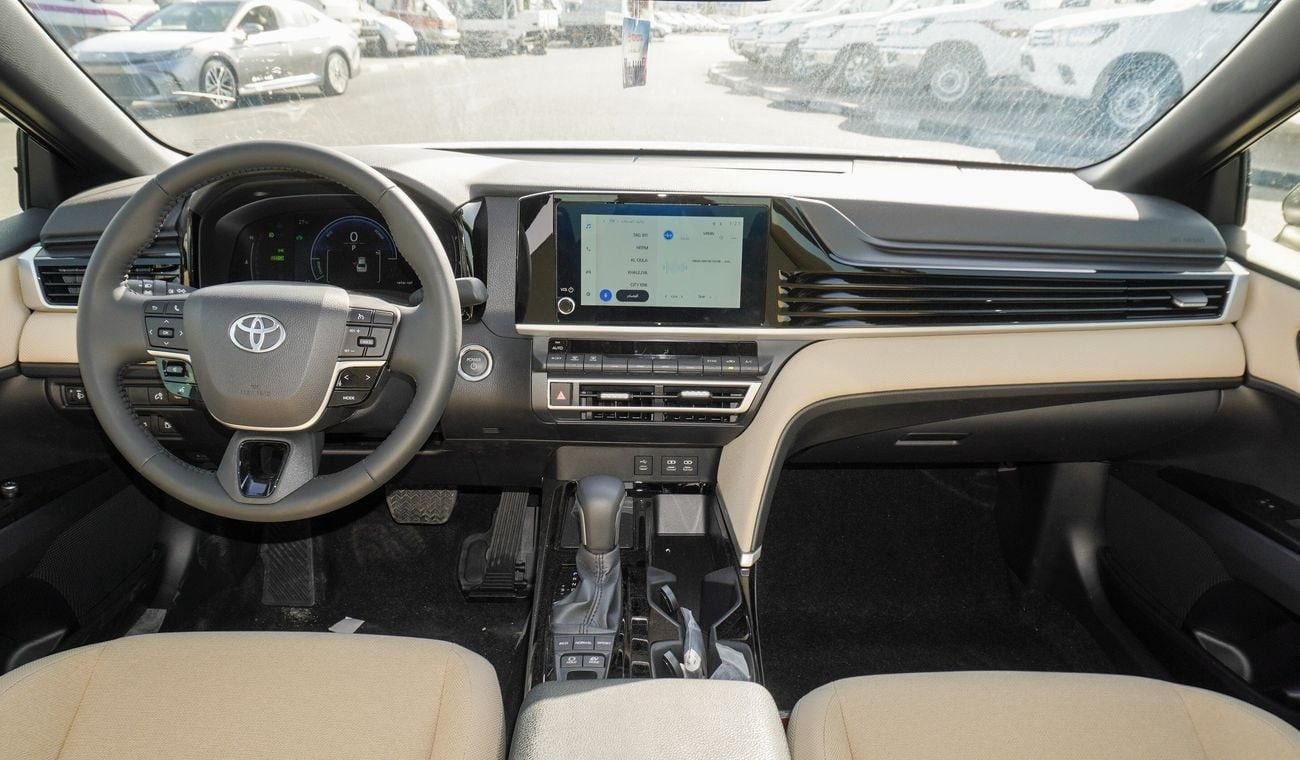 Toyota Camry LE  HEV 2.5L Hybrid