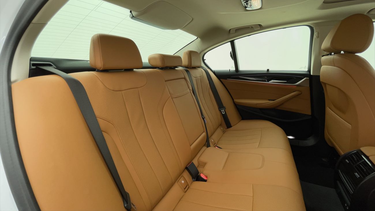 بي أم دبليو 520i JOY EDITION 2 | بدون دفعة مقدمة | اختبار القيادة في المنزل