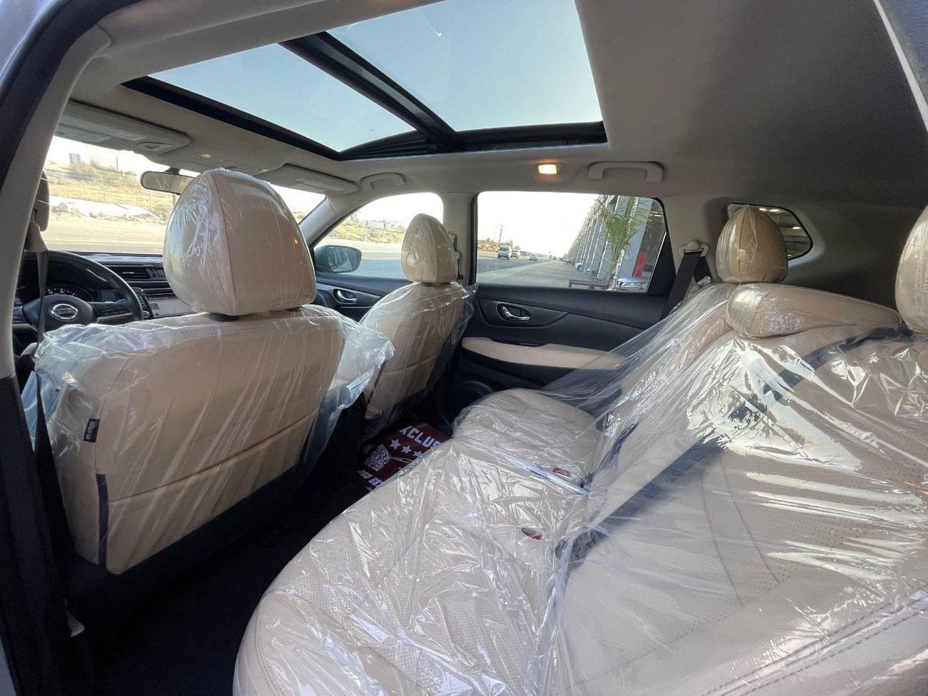 Nissan Rogue SV / 2.5L V4 / PANORAMIC SUNROOF / RADAR / 360 CAMERA / LINE KEEP ASSIST / REMOT START