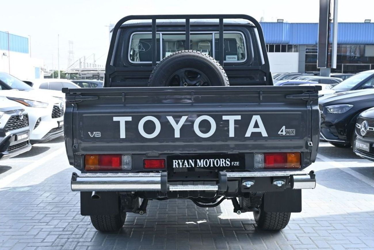 Toyota Land Cruiser Pick Up Toyota Land Cruiser Pickup, 70 series, 4.5L Turbo V8 Diesel, Manual Gear, Double Cabin, Model 2024