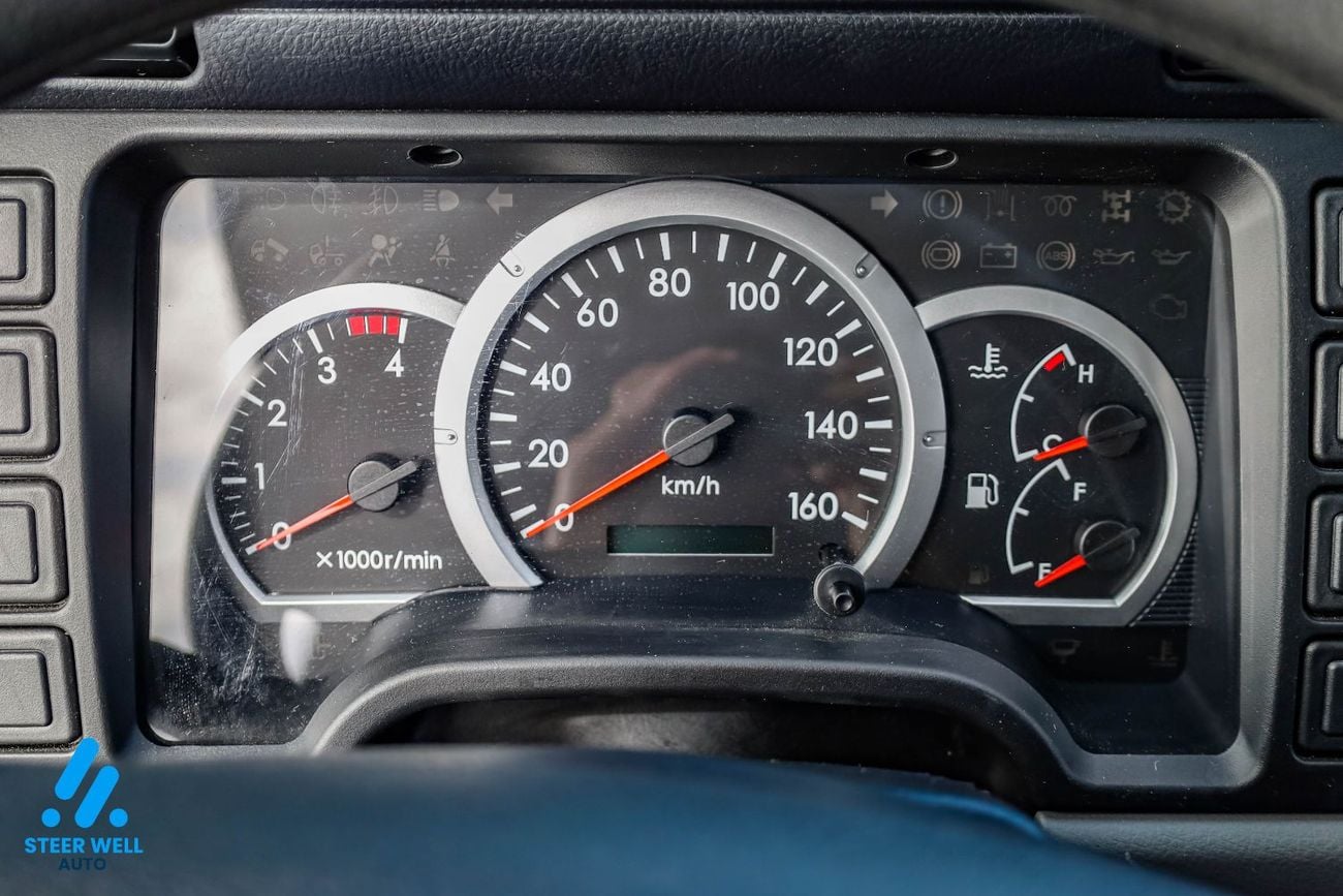 ميتسوبيشي كانتر فان Chiller Truck 2026 | 4.2L Diesel | Manual | 4x2 | Refrigerated Body | Best Price