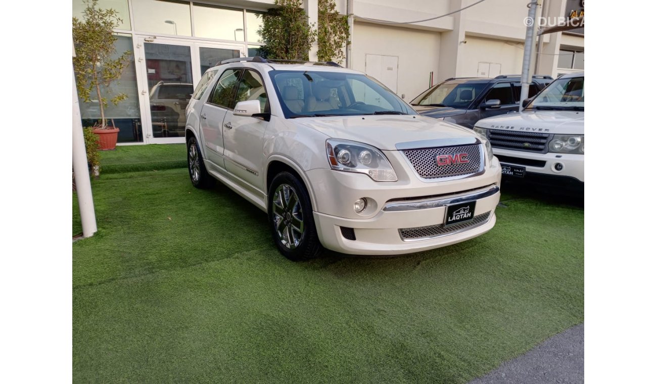 GMC Acadia Gulf model 2012, panorama, full option, screen control stabilizer, in excellent condition, you do no