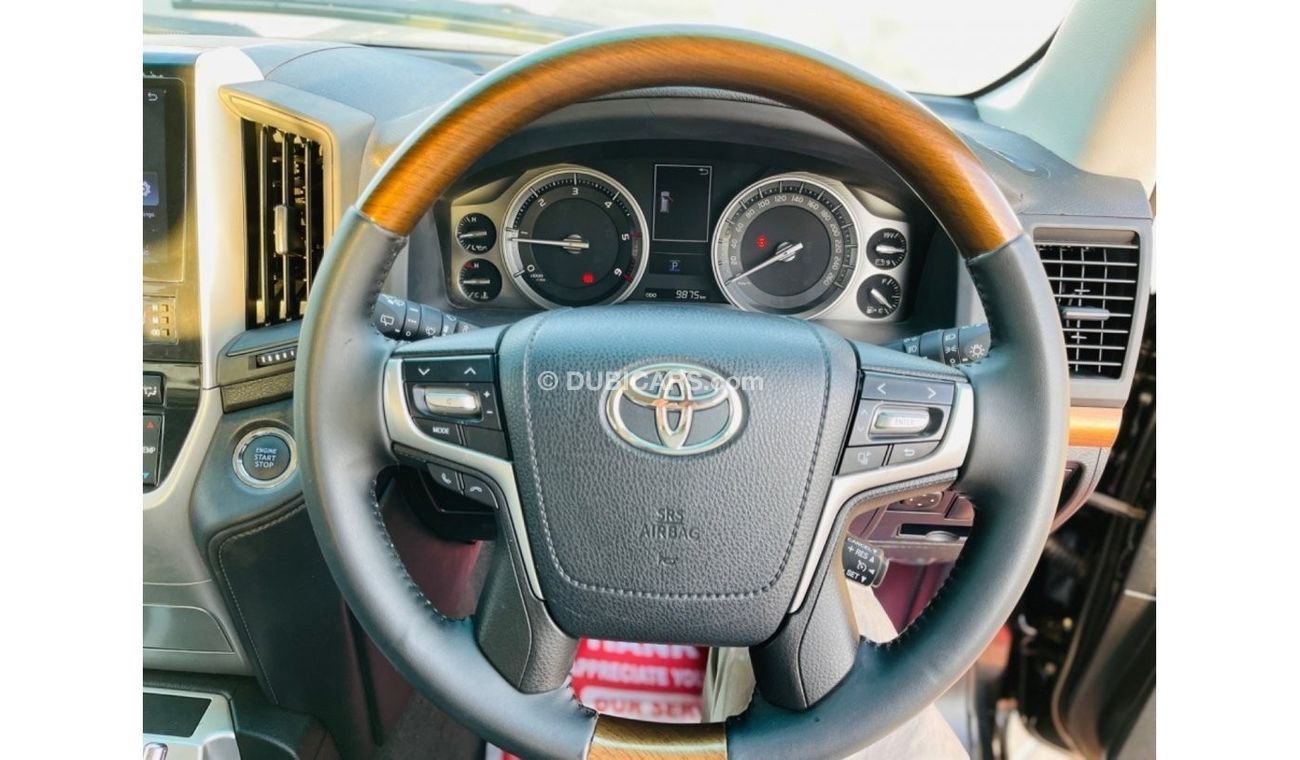 تويوتا لاند كروزر Toyota Landcruiser RHD Diesel engine model 2020 car very clean and good condition