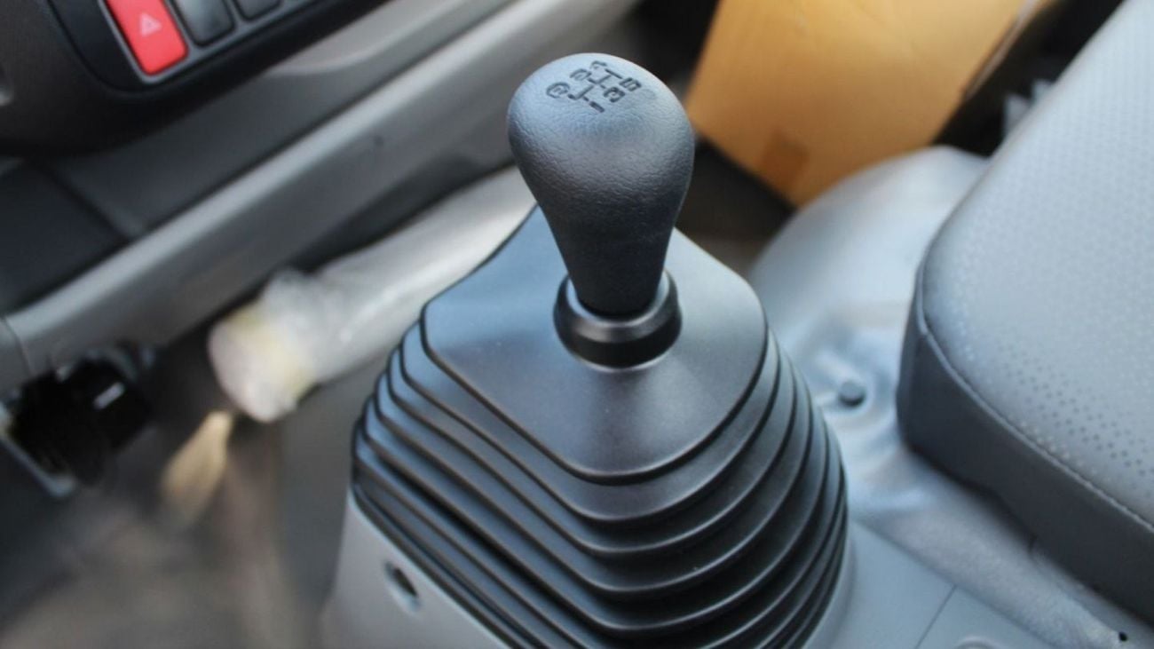 Hino 300 XZU 710L 6.5 TON 300S WIDE CAB 4X2