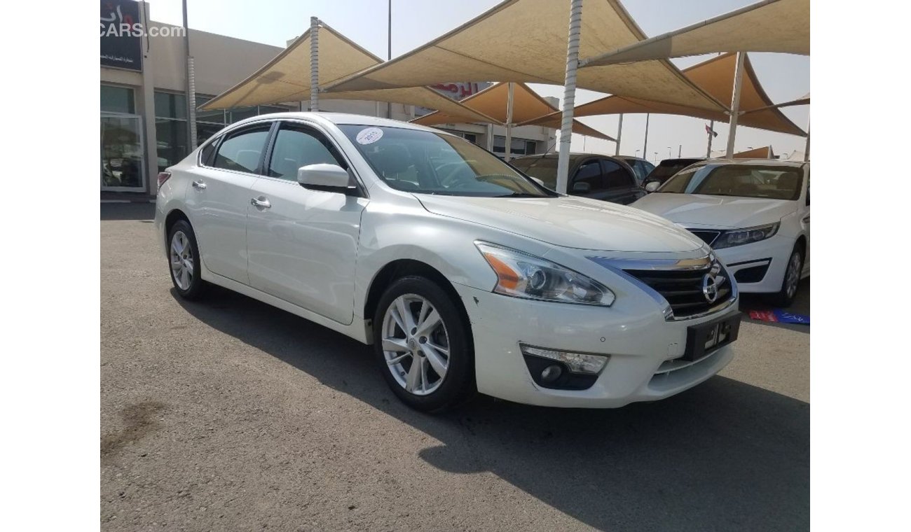 Nissan Altima Nissan Altima SV GCC without accident very clean inside and out in 2015 agency condition