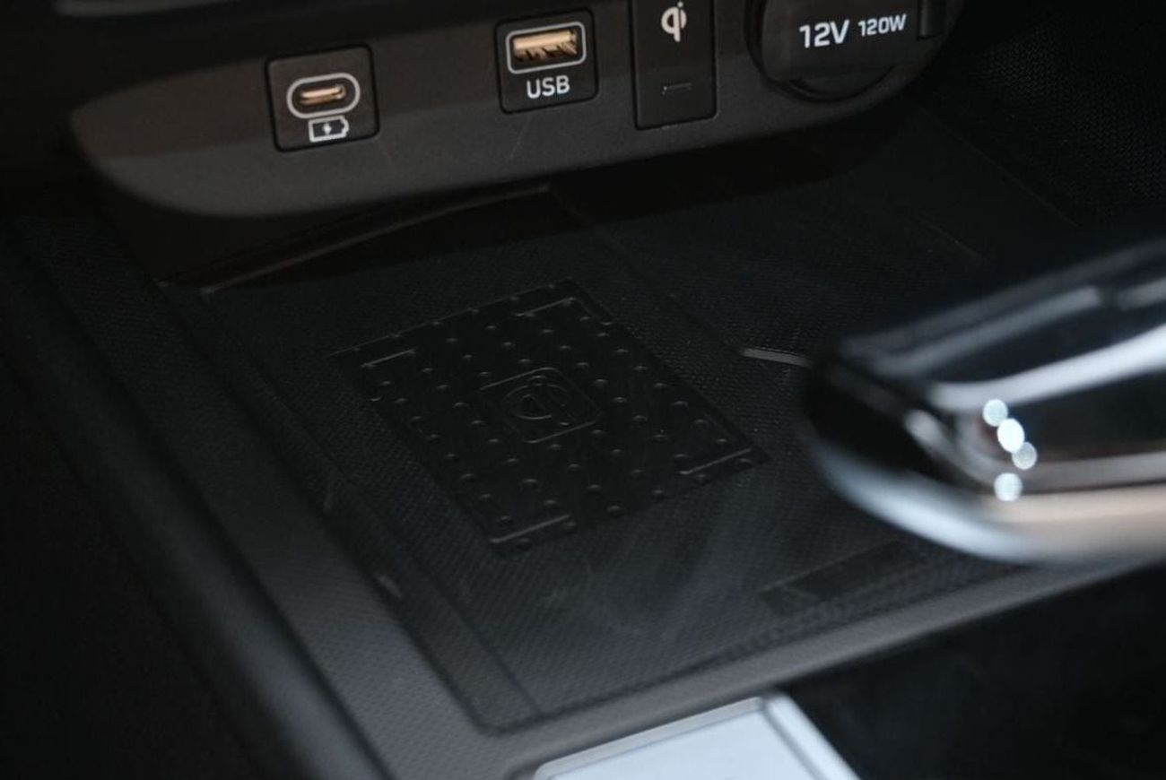 Hyundai Elantra Hyundai Elentra LUX 1.5L, Petrol, Model 2024, Color White (Export Price)