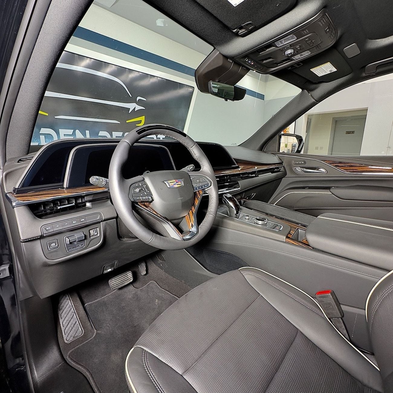 Cadillac Escalade Premium Luxury 6.2L 4WD