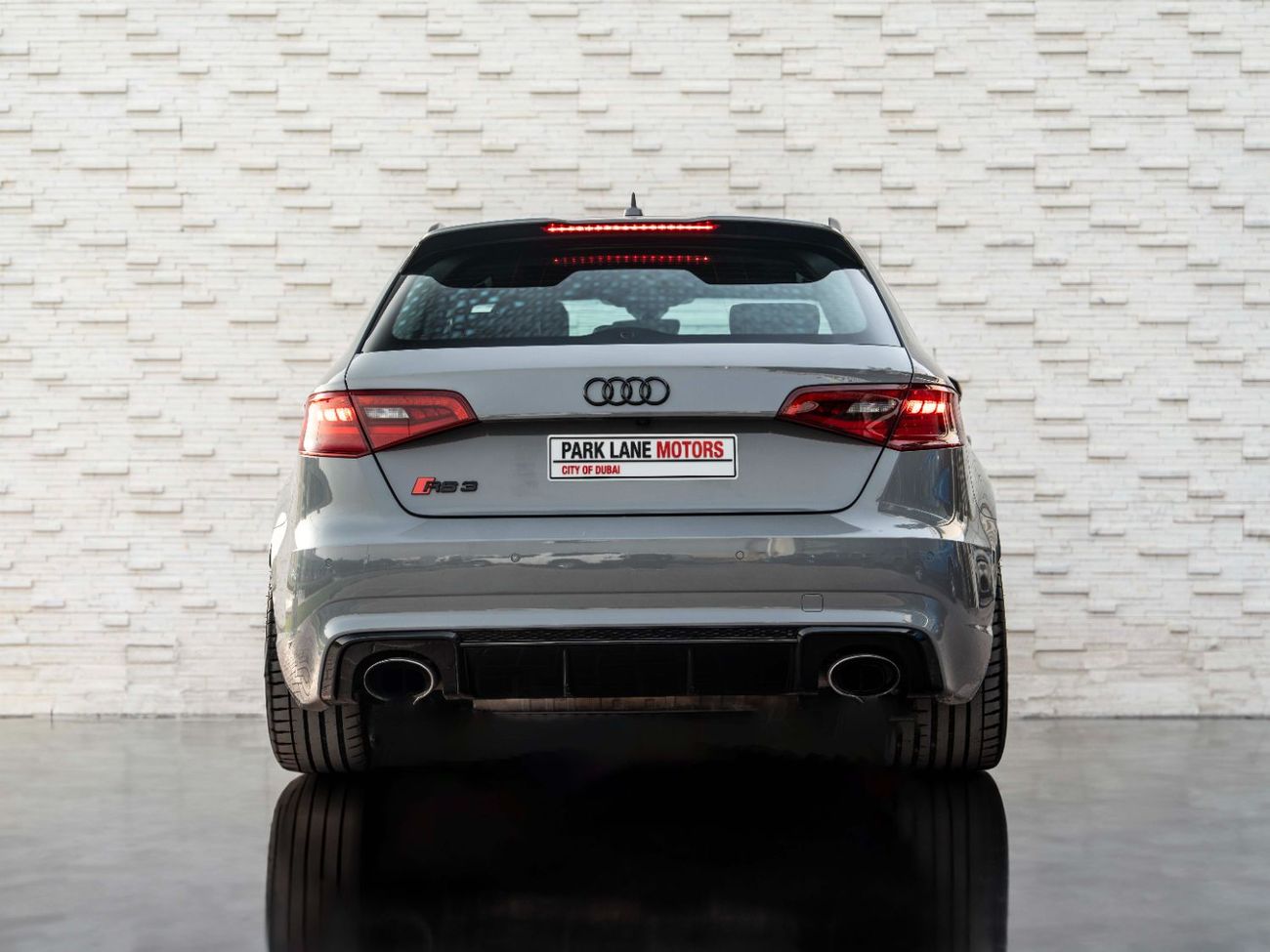 Audi RS3 TFSI quattro 2.5L (362 HP) Hatchback