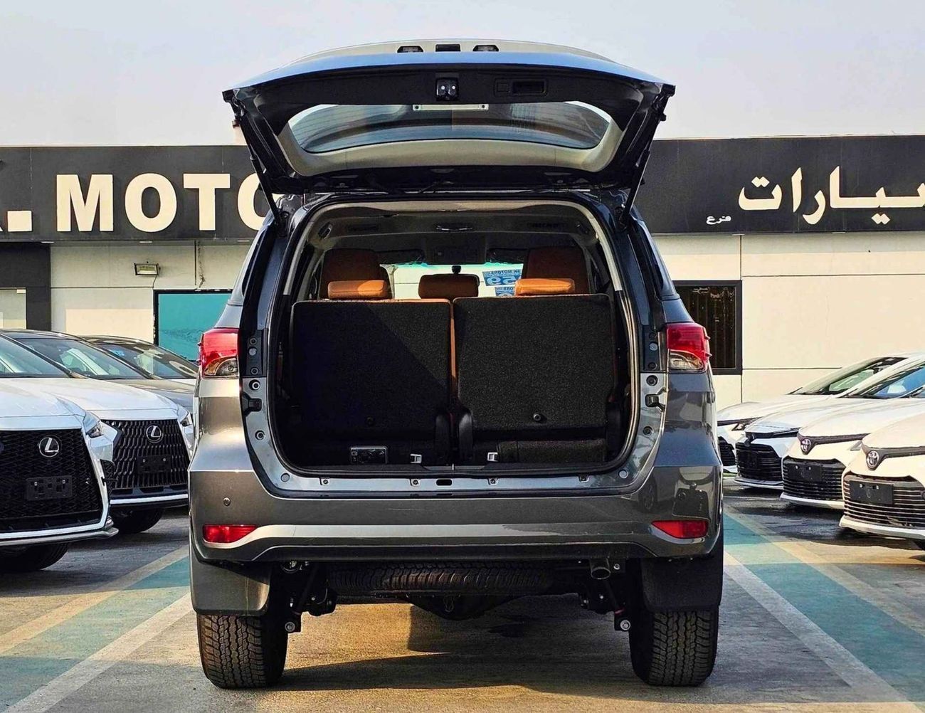Toyota Fortuner 2.4L V4 DIESEL / MANUAL A.C / DIFF LOCK / OVER FENDER / MID OPTION 4WD (CODE # FD24B)