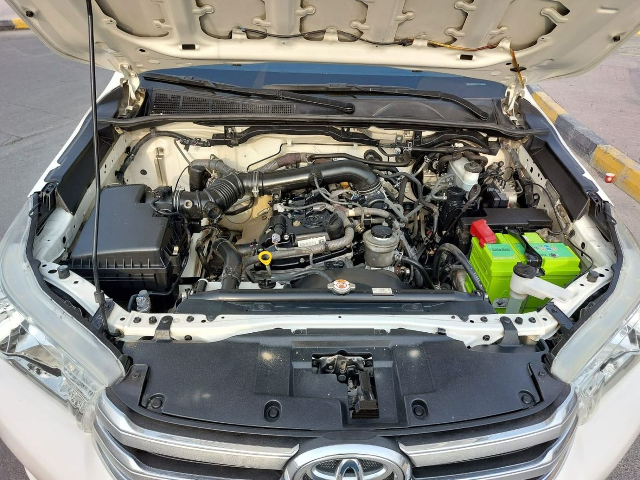 تويوتا هيلوكس GL 2.7L Double Cab Utility