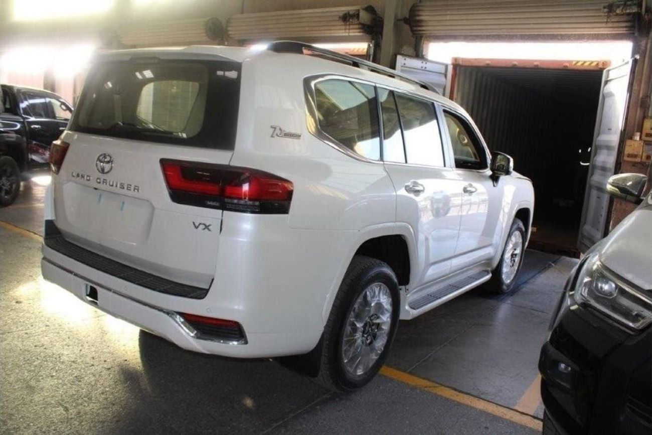 تويوتا لاند كروزر Toyota Land Cruiser VX+ 3.3 Diesel 2024