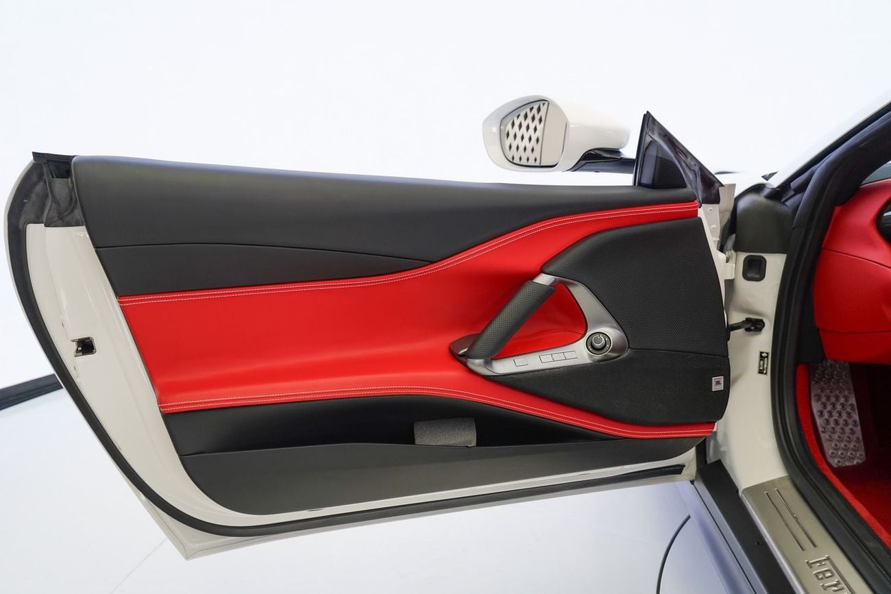 فيراري 812 GTS