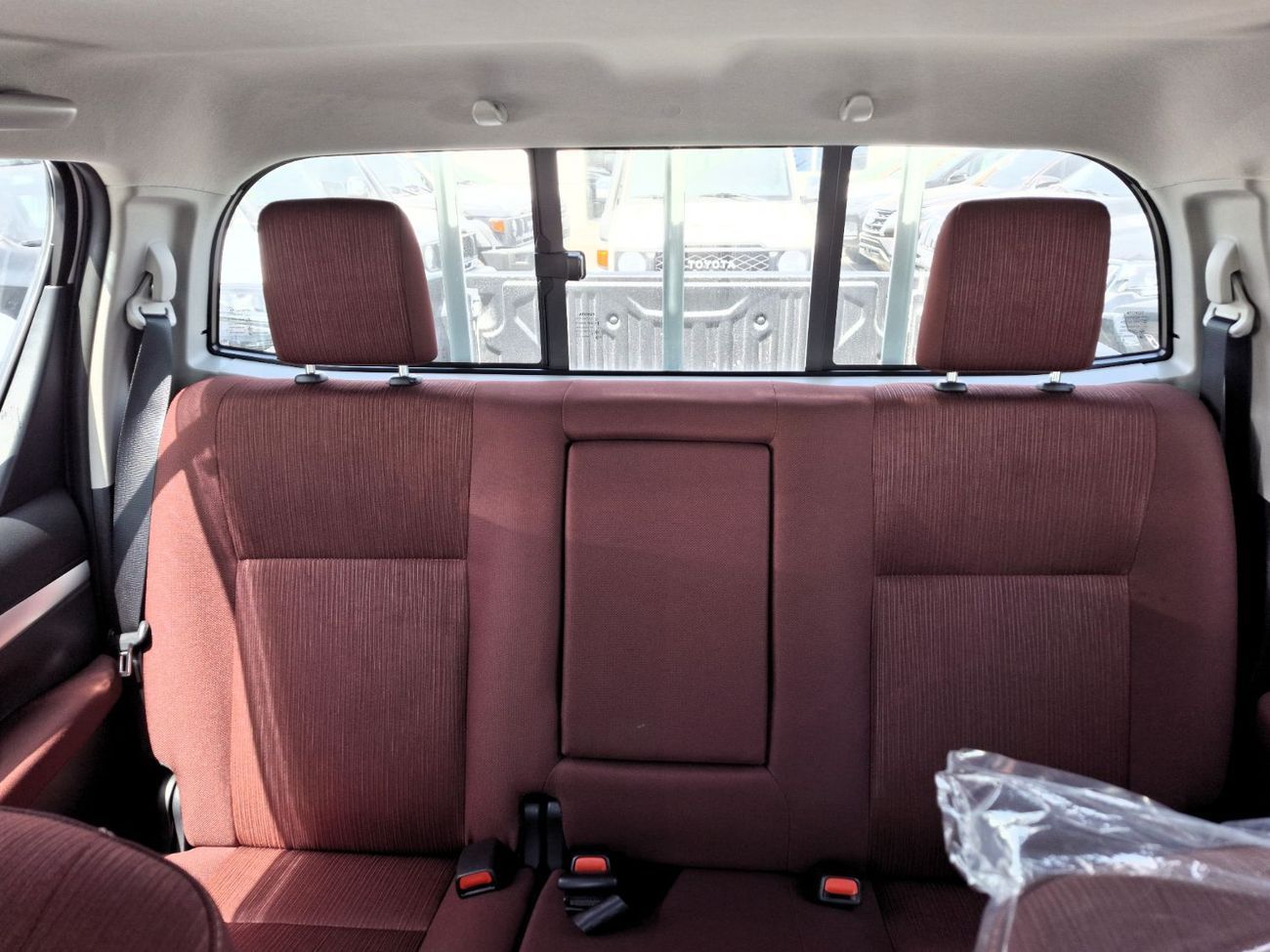 Toyota Hilux Toyota Hilux SR5 2.4L 2025 AT Full White Diesel (Export Only)