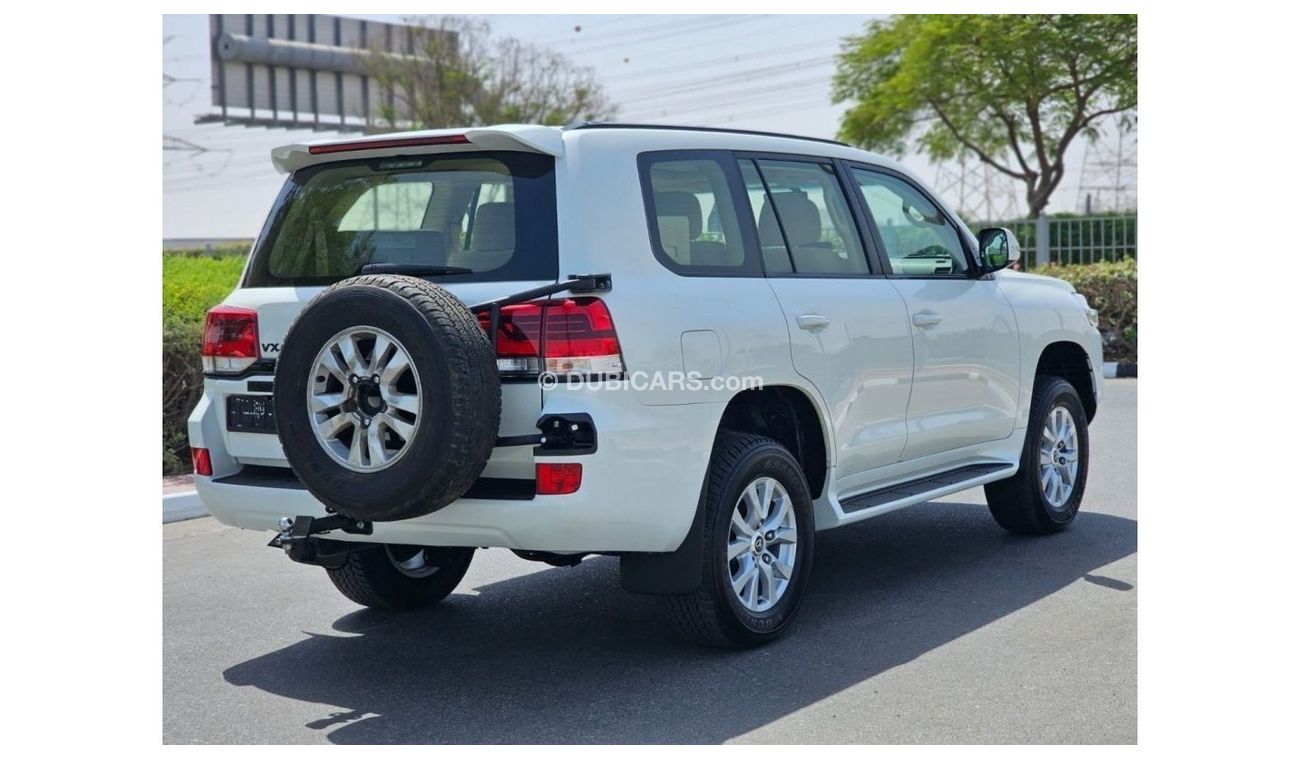 Toyota Land Cruiser TOYOTA LAND CRUISER VXR 5.7 2021 GCC WITH FOX LIFT KIT, UPGRADE EXHAUST SYSTEM ETC IN MINT CONDITION